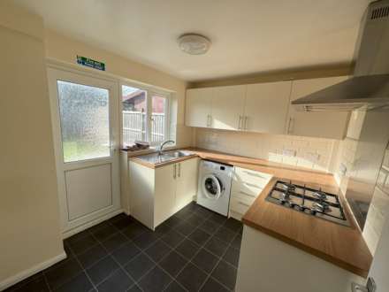 Beanfield Avenue, Little Oakley, Image 2