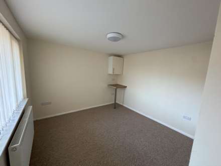 Beanfield Avenue, Little Oakley, Image 5