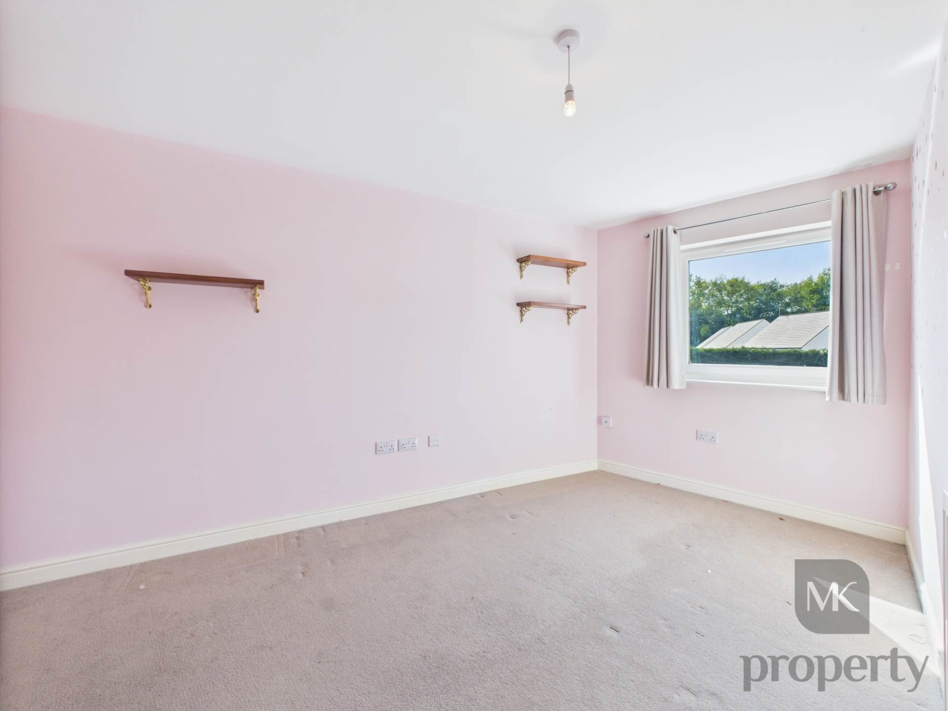 Top Fair Furlong, Redhouse Park, Image 10