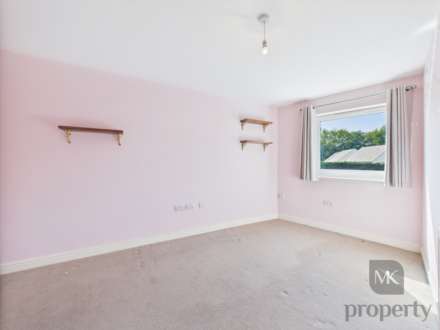 Top Fair Furlong, Redhouse Park, Image 10