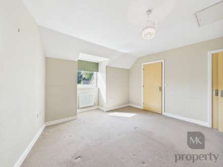 Top Fair Furlong, Redhouse Park, Image 14