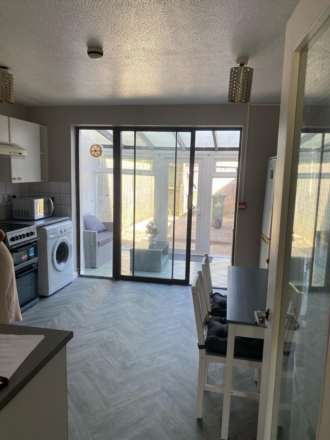 Cleavers Avenue, Milton Keynes, Image 4