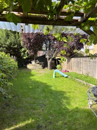 Bridle Close, Image 6