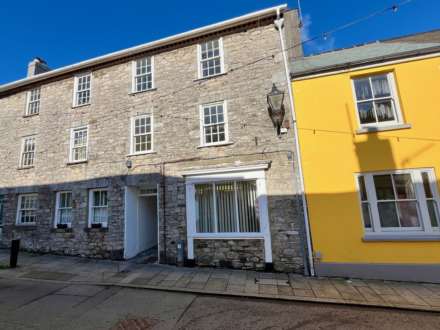 2 Bedroom Maisonette, Fore Street, Buckfastleigh