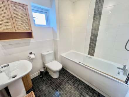 Berkshire Close, Ogwell, Image 13