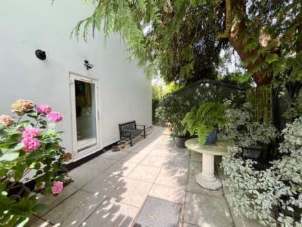 Old Manor Close, Ashburton, Image 22