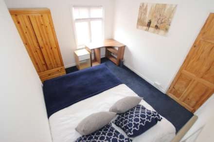1 Bedroom Room, Kings Road, Caversham, Reading