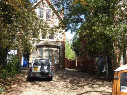 2 Bedroom Flat, Erleigh Road, Reading