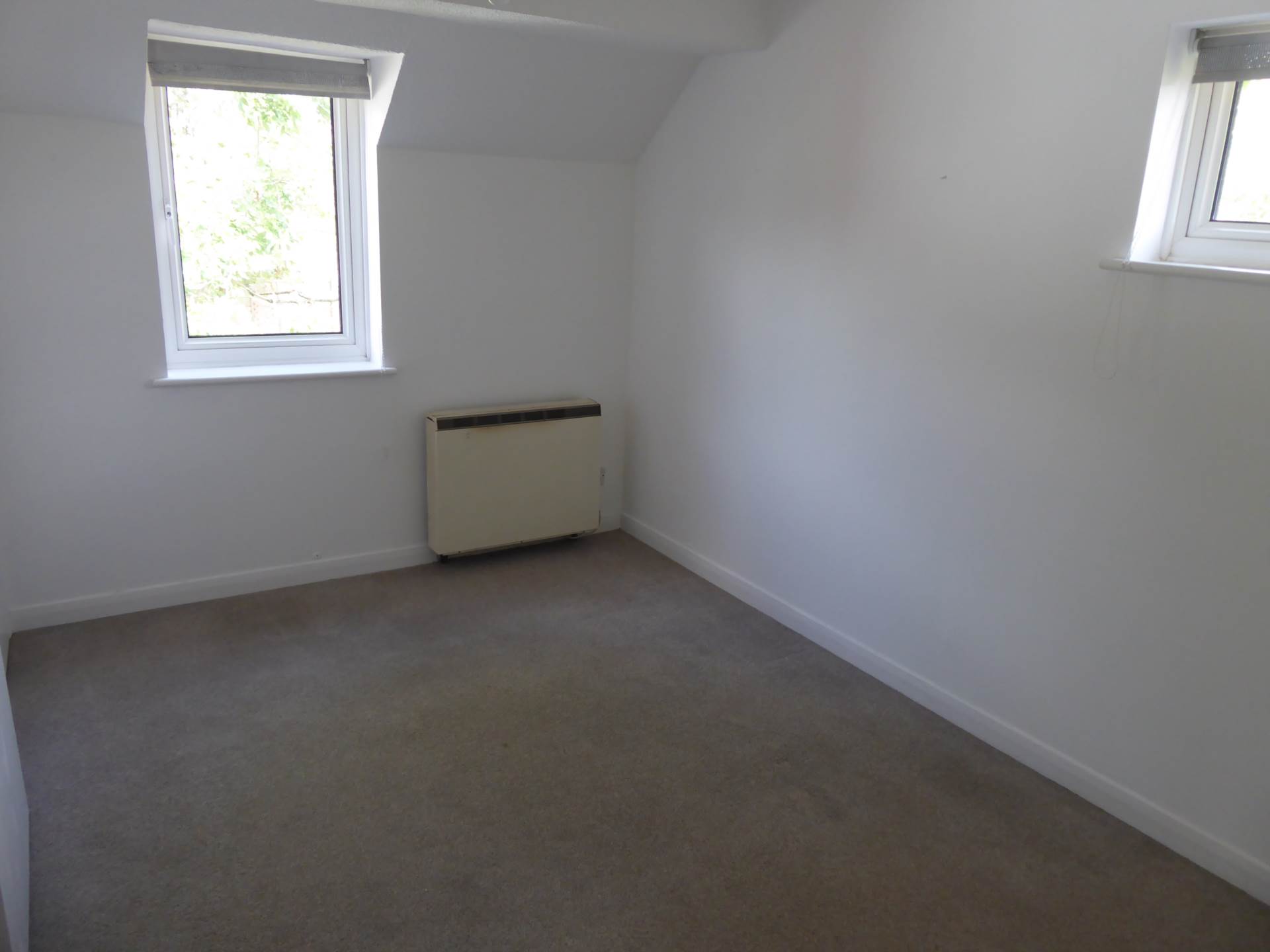 Warnsham Close, Lower Earley, Image 5