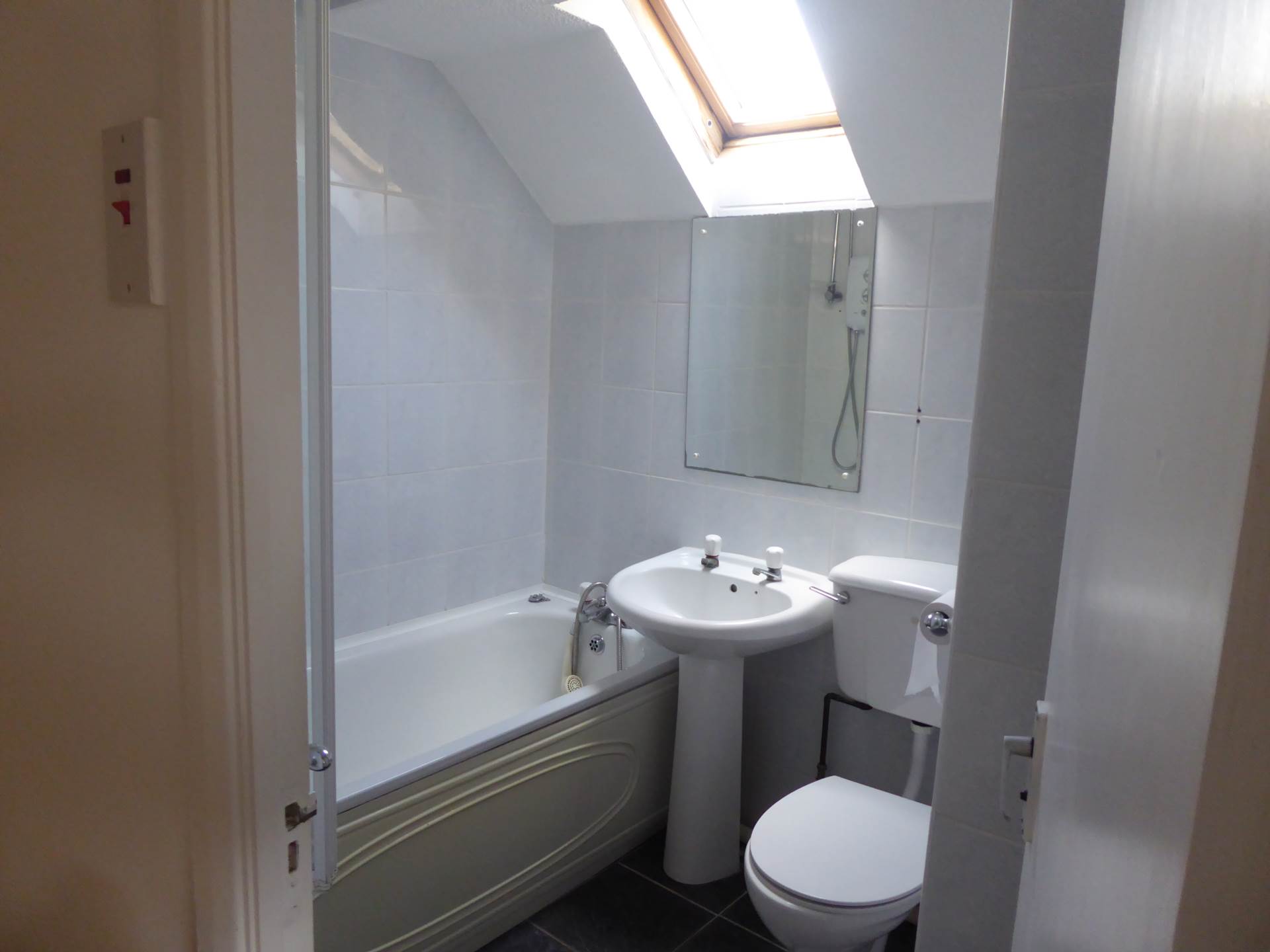 Warnsham Close, Lower Earley, Image 7