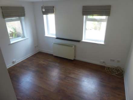 Warnsham Close, Lower Earley, Image 2
