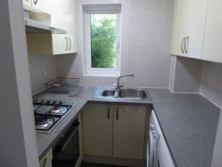 Warnsham Close, Lower Earley, Image 4