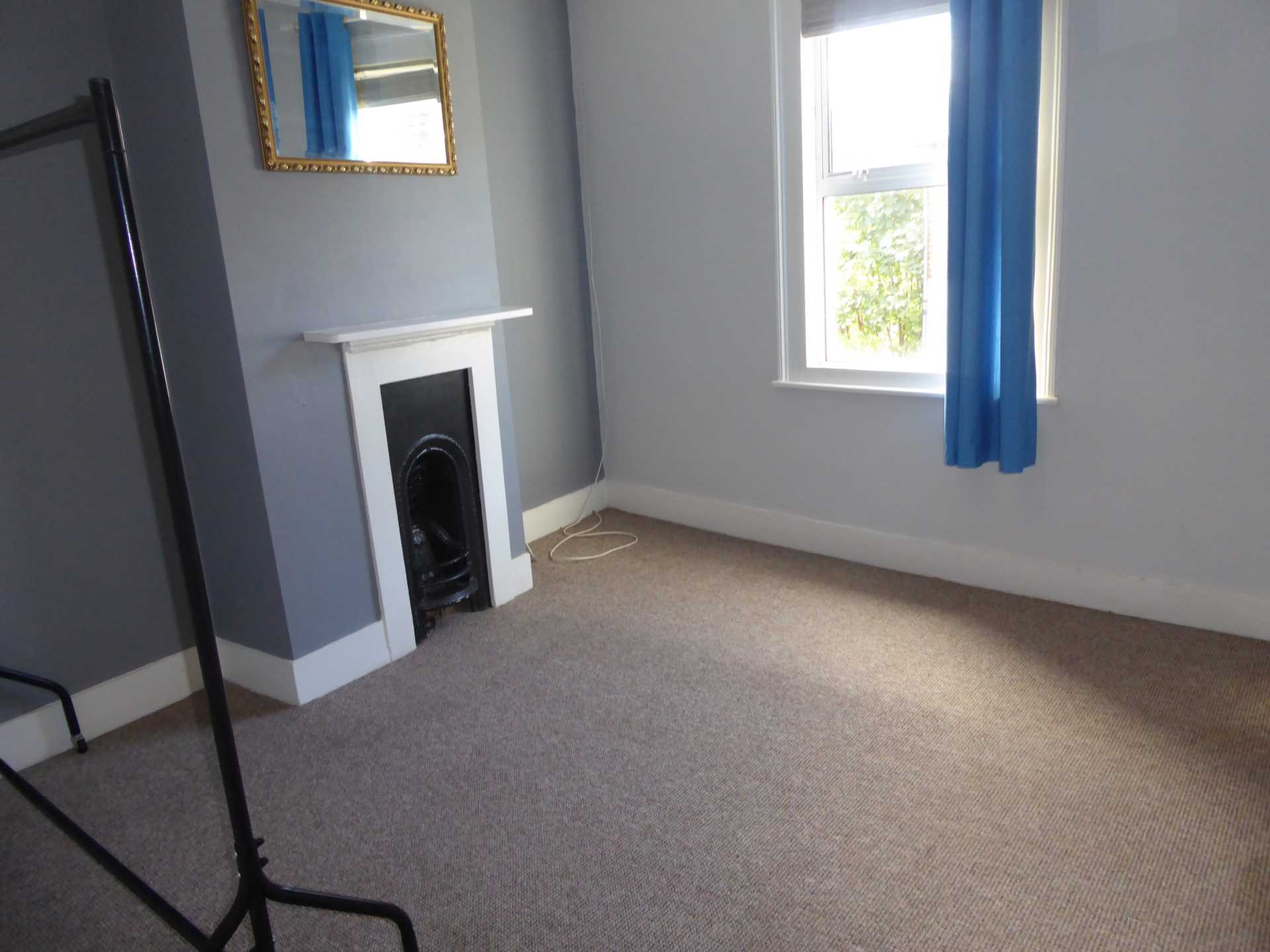 Tuns Hill Cottages, Reading, Image 7