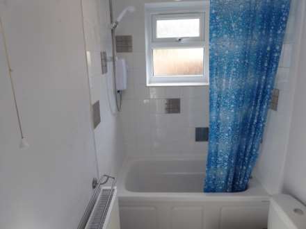 Tuns Hill Cottages, Reading, Image 10
