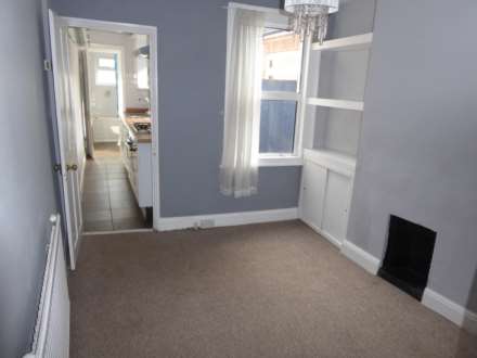 Tuns Hill Cottages, Reading, Image 4