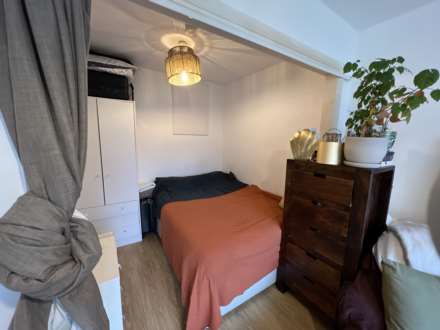 Alexandra Road, Reading, Image 3