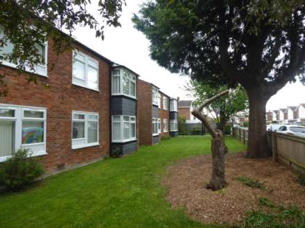 Flat, Hartsbourne Road, Earley