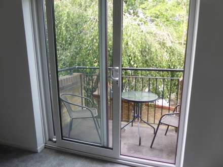 Maiden Place, Lower Earley, Image 4
