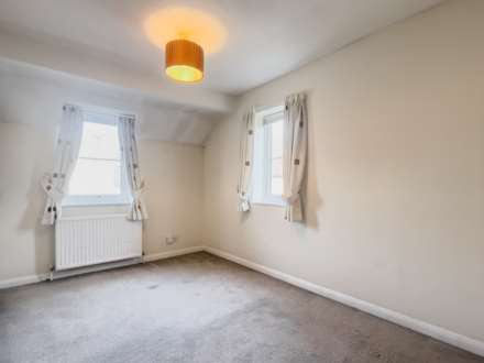 Sharpthorpe Close, Reading, Image 10