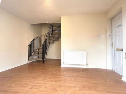 Sharpthorpe Close, Reading, Image 6