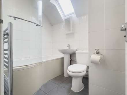 Sharpthorpe Close, Reading, Image 9