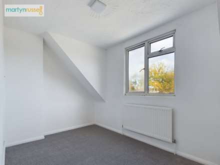 Kingfisher Drive, Reading, Image 17