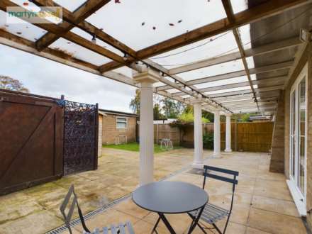 Kingfisher Drive, Reading, Image 18