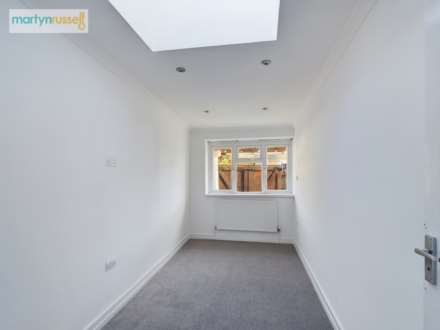 Kingfisher Drive, Reading, Image 9