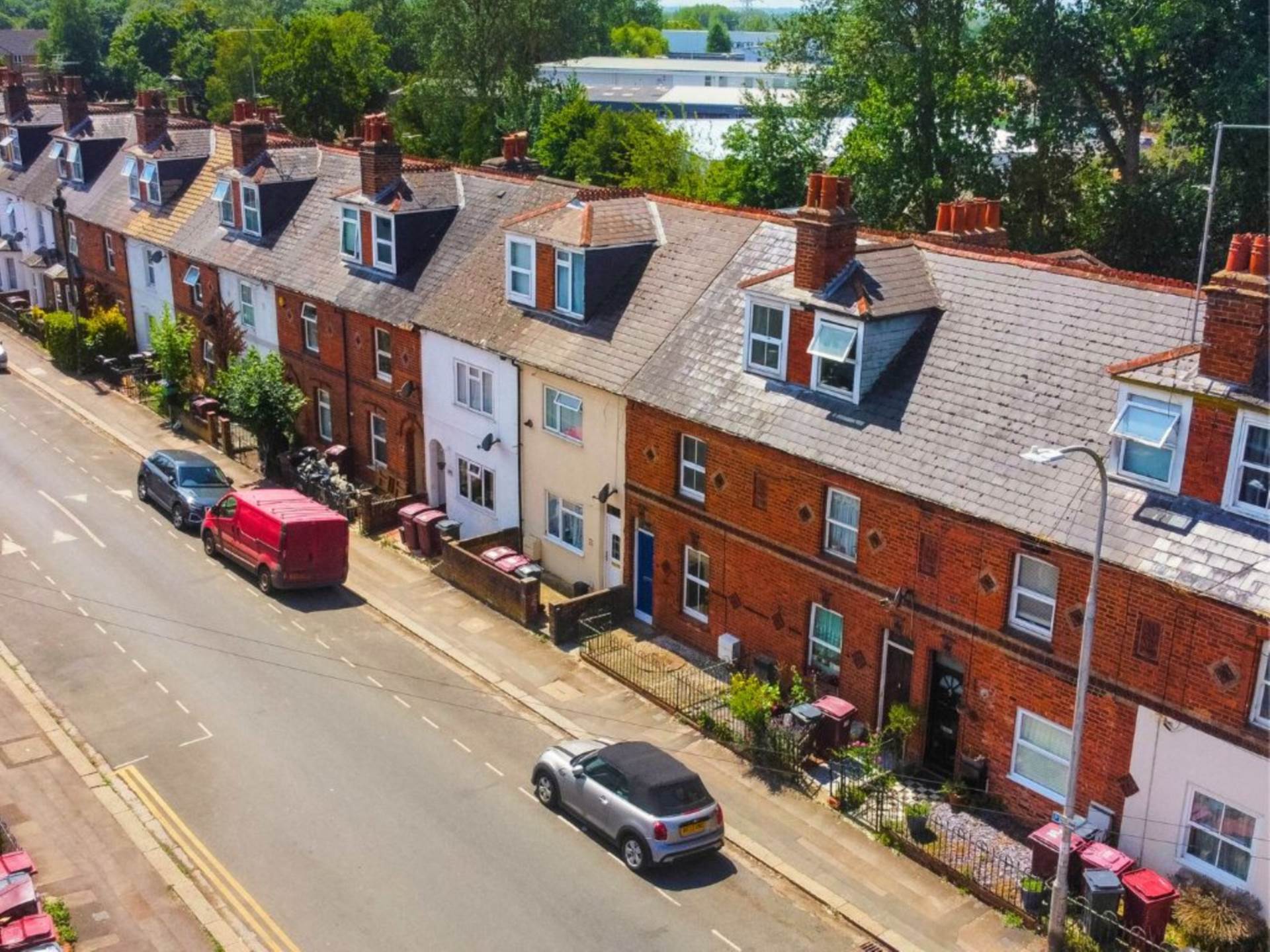 Elgar Road, Reading, Image 1