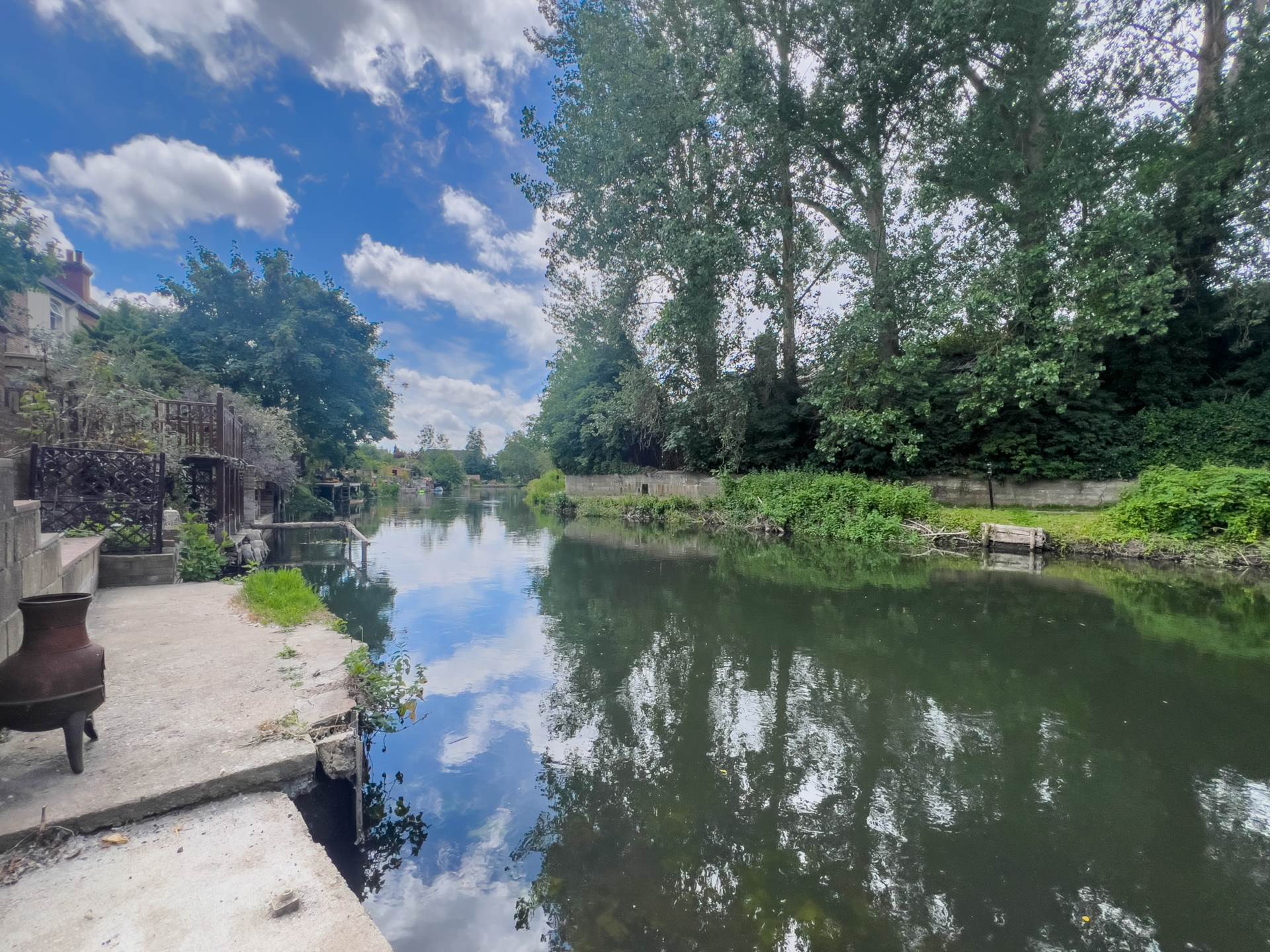 Elgar Road, Reading, Image 2