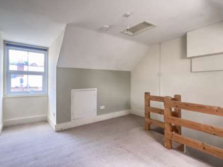 Elgar Road, Reading, Image 14