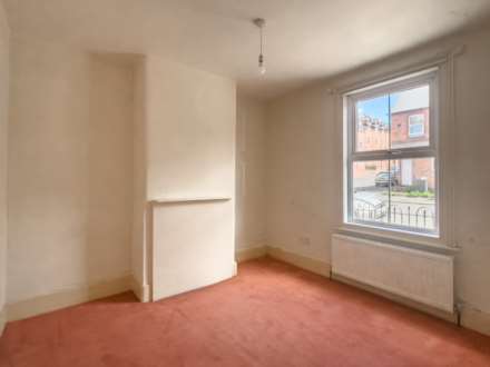 Elgar Road, Reading, Image 4