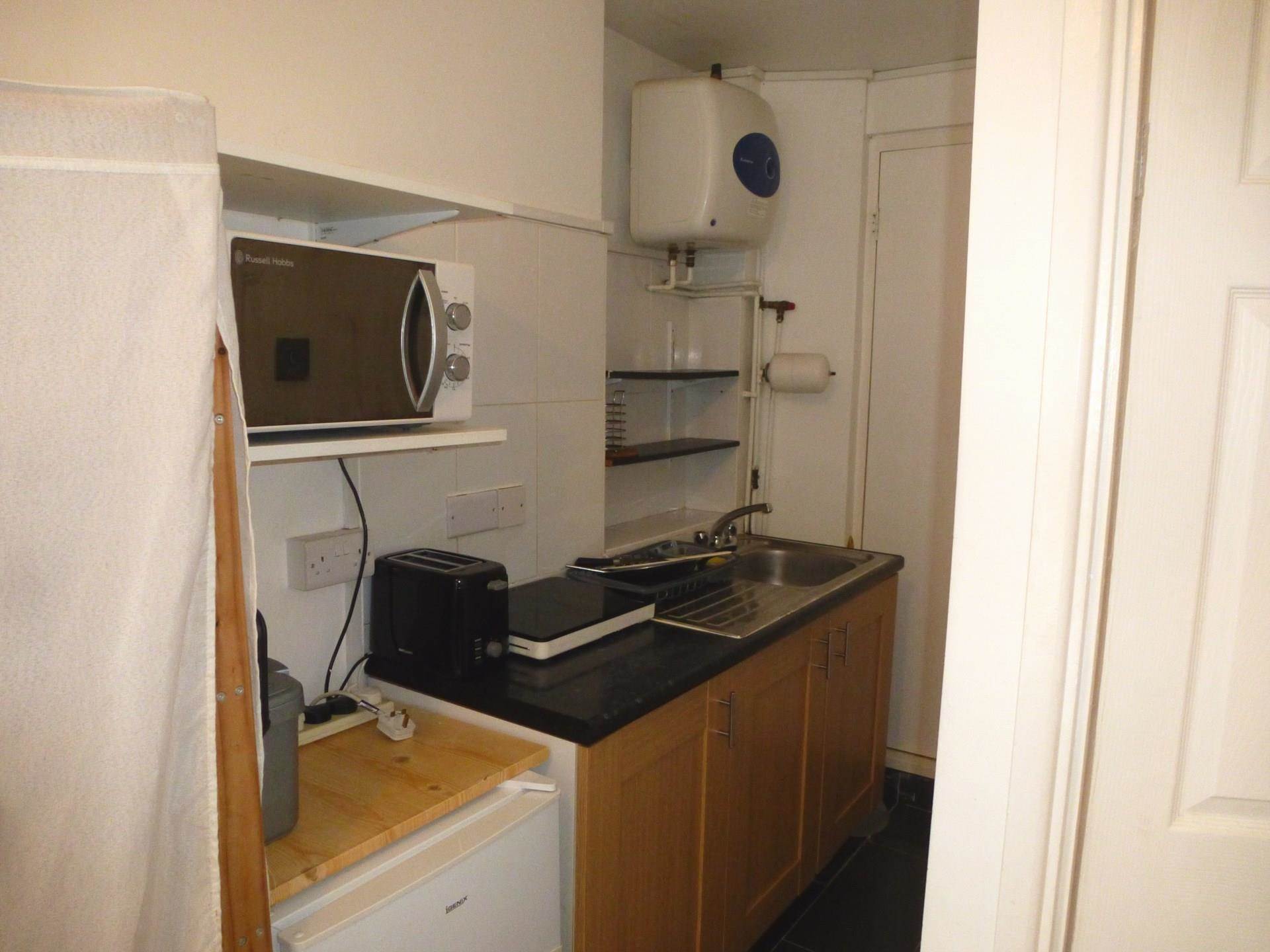 Barkham Road, Wokingham, Image 3