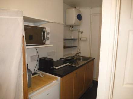 Barkham Road, Wokingham, Image 3