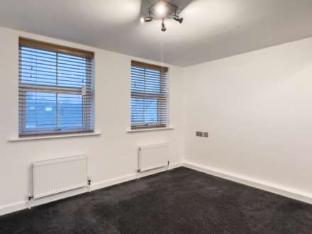 Tuns Hill Cottages, Reading, Image 17
