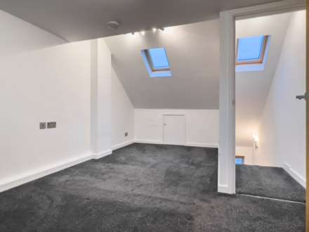 Tuns Hill Cottages, Reading, Image 18