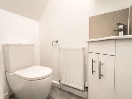Tuns Hill Cottages, Reading, Image 9