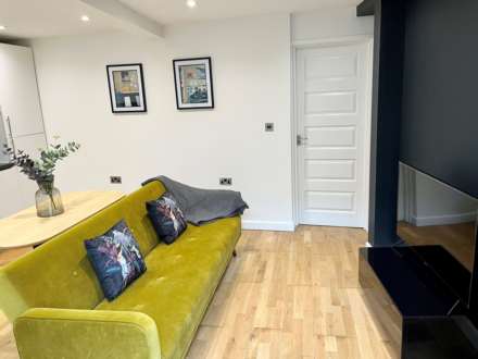 190 Kings Road, Reading, Image 2