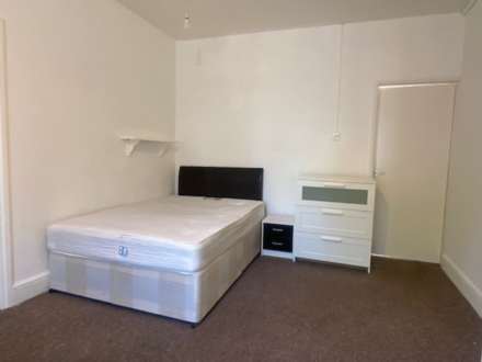 1 Bedroom Flat, Kings Road, Reading