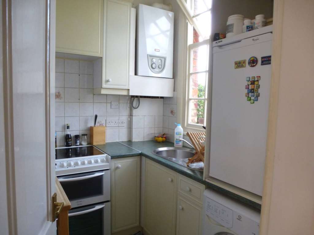 St Peters Avenue, Caversham, Image 4