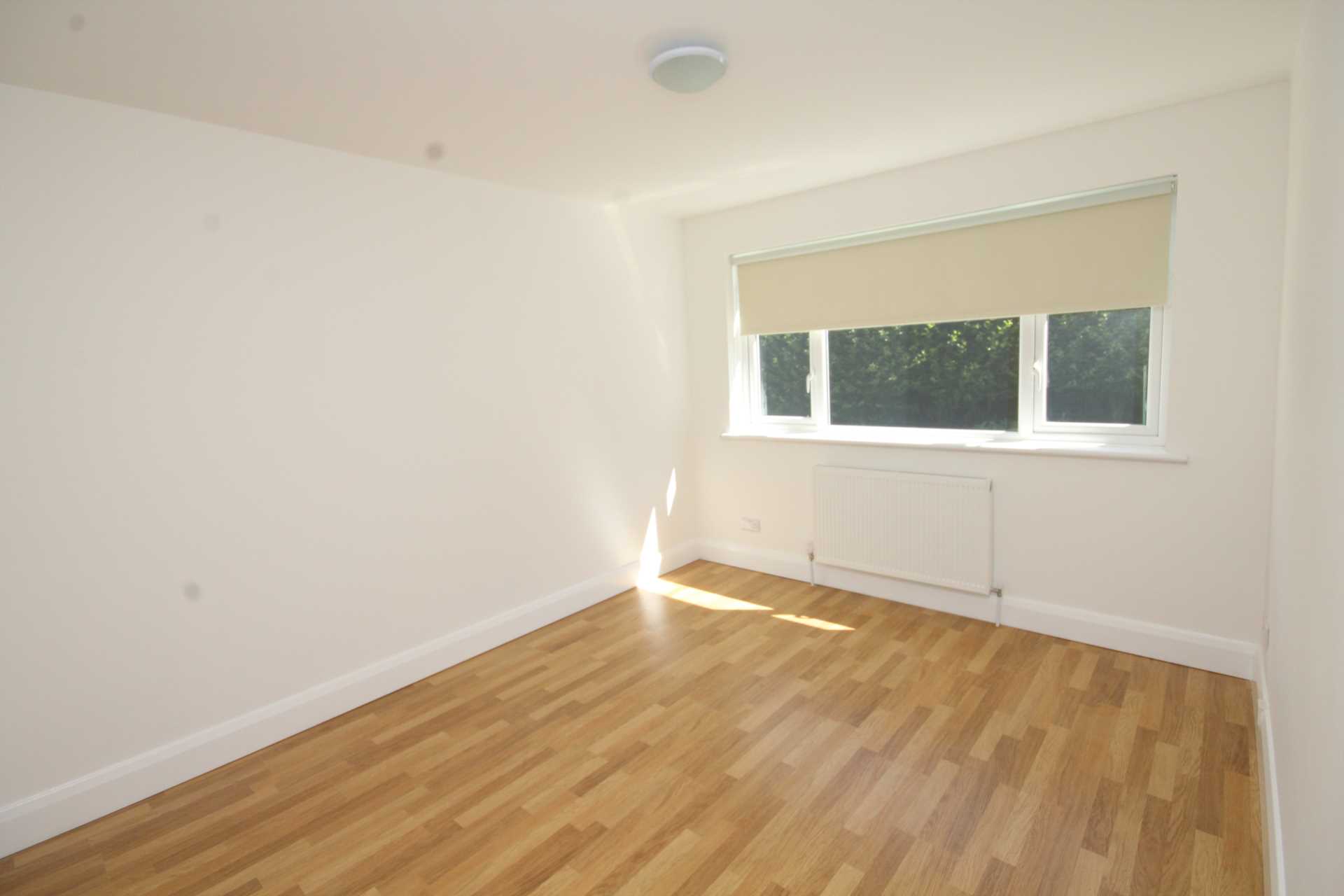 Crescent Road, Brentwood, Image 4