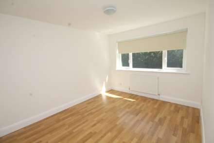 Crescent Road, Brentwood, Image 4