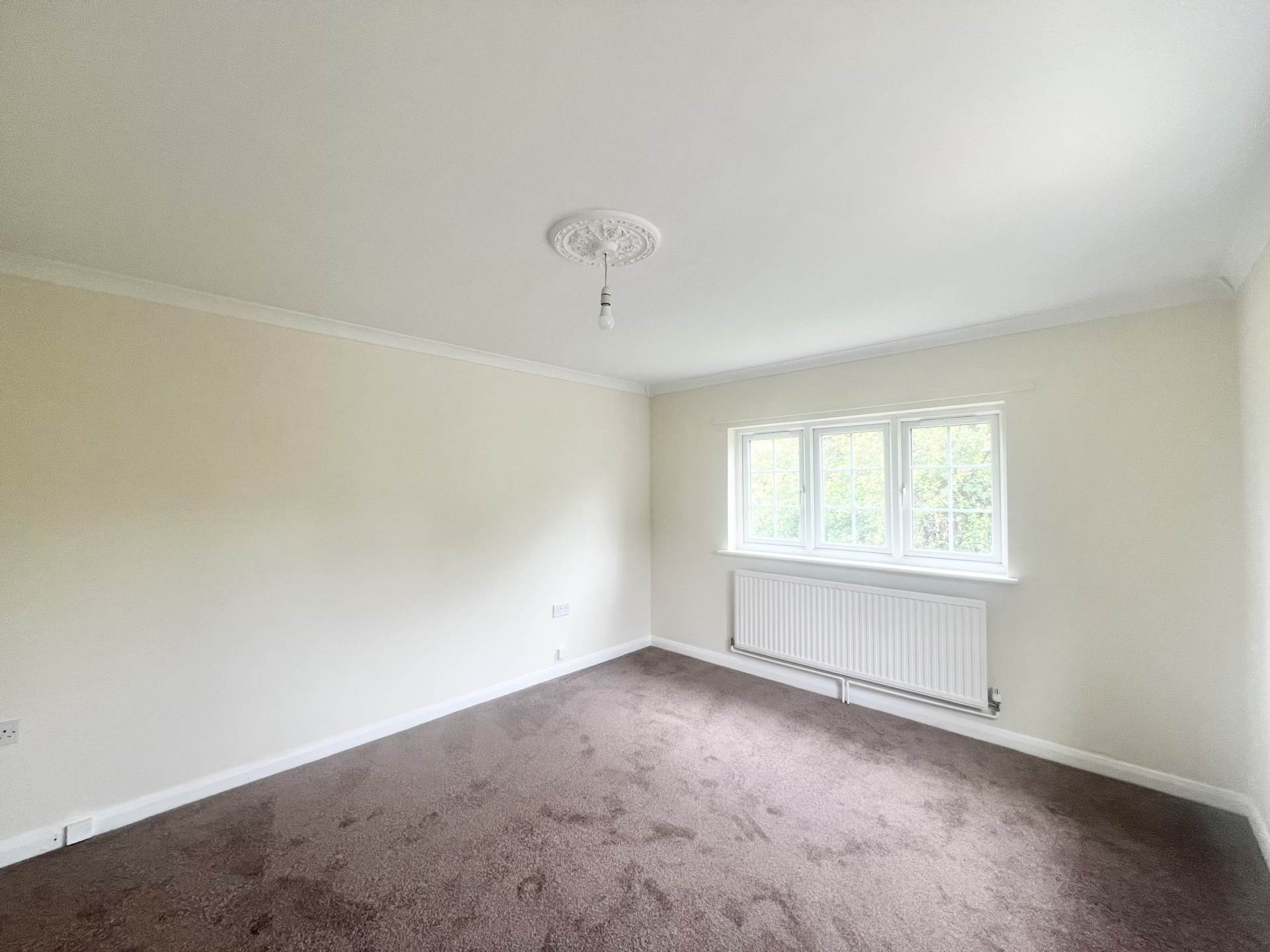 Sussex Avenue, Harold Wood, Romford, Image 14