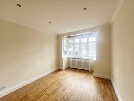 Sussex Avenue, Harold Wood, Romford, Image 4