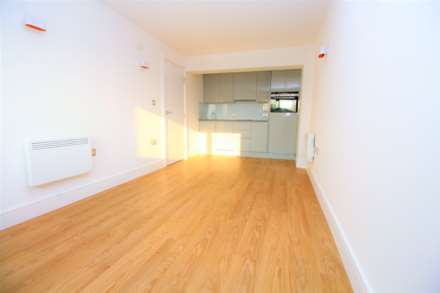 Essex House, Brentwood, Image 3