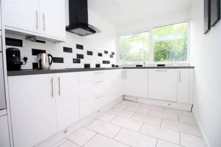 Sawyers Hall Lane, Brentwood, Image 3