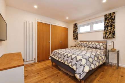 Collins Way, Brentwood, Image 12