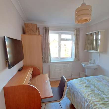 Collins Way, Brentwood, Image 17