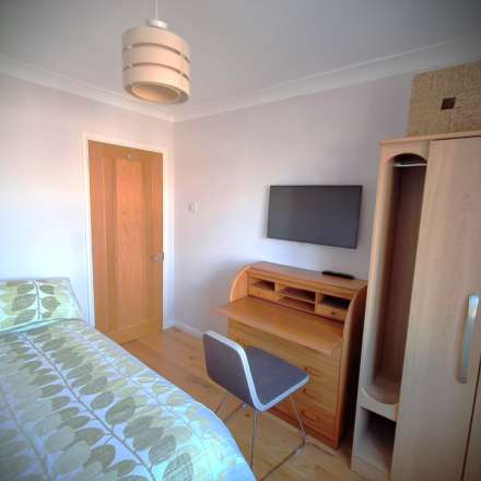 Collins Way, Brentwood, Image 18