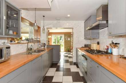 Collins Way, Brentwood, Image 3